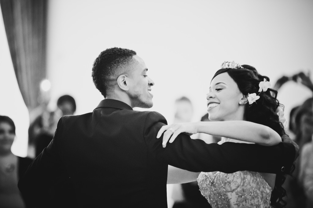 Angela and Matt dancing at their wedding prepared by Windy City Wedding Dance