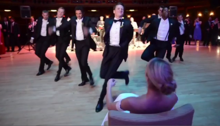 Image that leads to the video of Grooms Epic Wedding Dance that Goes Viral